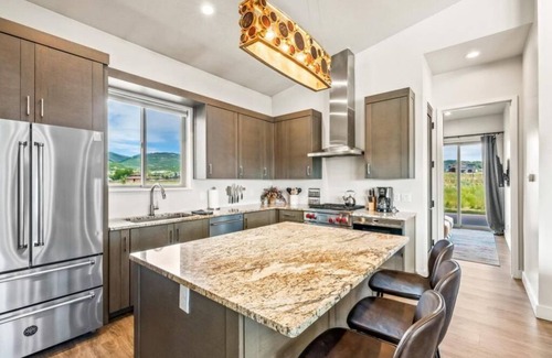 North Snyderville Basin House | The Lighthouse || Casita