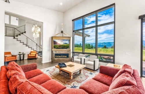 North Snyderville Basin House | The Lighthouse || Main House