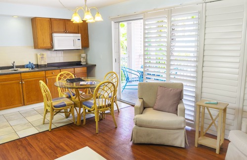 Fort Myers Beach Hotel | The Lighthouse Resort Inn & Suites