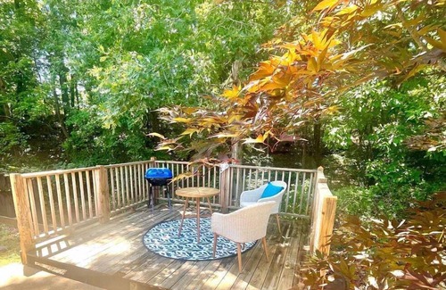 Oxford House | The Lila, 2BR Pet-Friendly by Velvet Ditch Villas