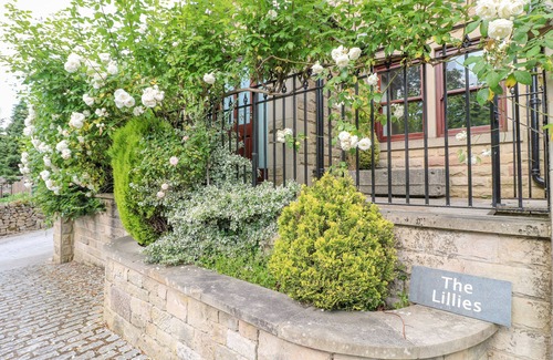 Darley Dale Cottage | The Lillies