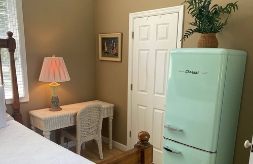 Daufuskie Island Apartment | The Lilly Pad! Cozy Carriage House at Bloody Point - Includes Cart!