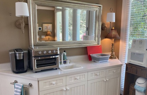 Daufuskie Island Apartment | The Lilly Pad! Cozy Carriage House at Bloody Point - Includes Cart!
