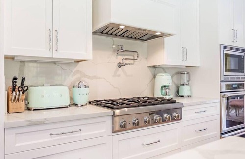 Southside House | The Lilly - West Palm Heated Pool Escape
