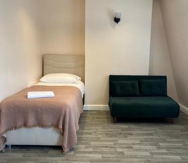 Walworth Apartment | The Lily Aparts