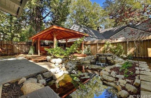 Cedar Glen House | The Lily Pond Cottage, Lake Arrowhead, CA