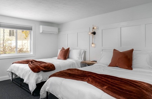 Ellicottville Cabin | The Lincoln Motel- Lower Queens Room #1