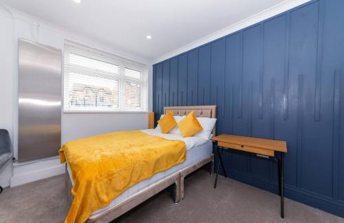 Peterborough Apartment | The Lincoln Suites Near The Train Stationwhole
