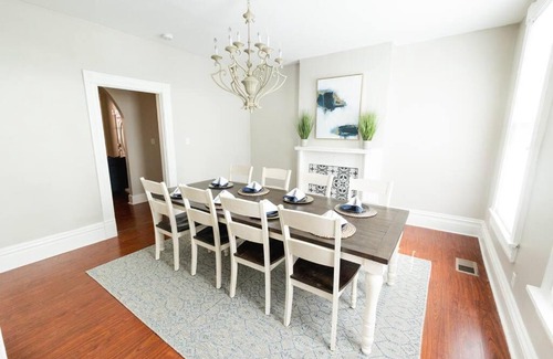 Midtown House | The Linden House - Contemporary & Spacious Home in Heart of Midtown Memphis!