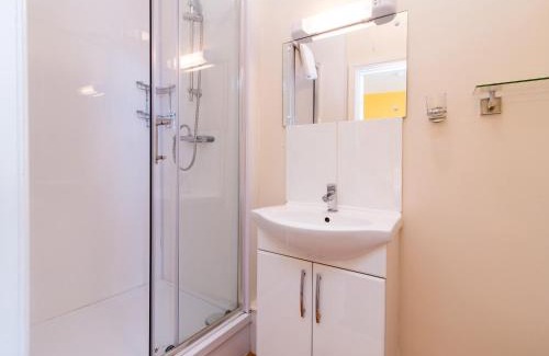 Beeston Hotel | The Linden Leaf Rooms