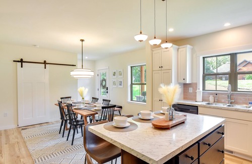 The Galena Territory House | The Linden; New construction Galena Retreat w/hot tub & pool table