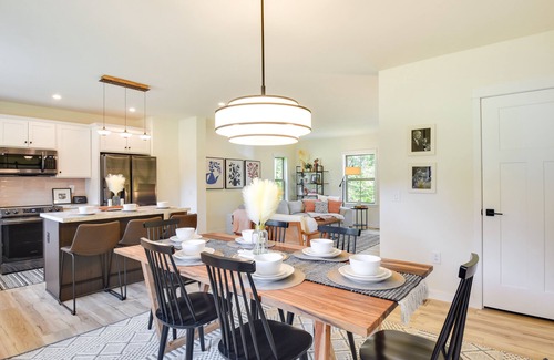 The Galena Territory House | The Linden; New construction Galena Retreat w/hot tub & pool table