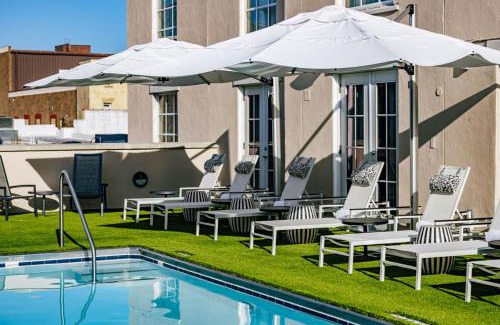 Charleston Historic District Hotel | The Lindy Renaissance Charleston Hotel