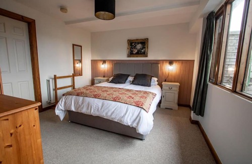 Hele House | The Linhay at Hewish Mill