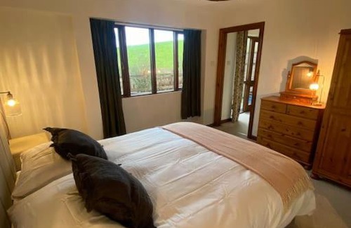 Hele House | The Linhay at Hewish Mill
