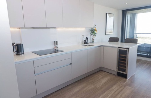 Porthcawl Cottage | THE LINKS 40. AN APARTMENT WITH SPECTACULAR SEA VIEWS. in Porthcawl