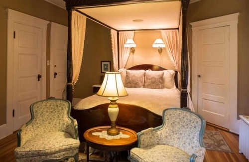 Historic Montford Bed & Breakfast | The Lion and the Rose B&B