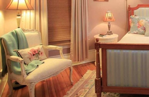 Historic Montford Bed & Breakfast | The Lion and the Rose B&B