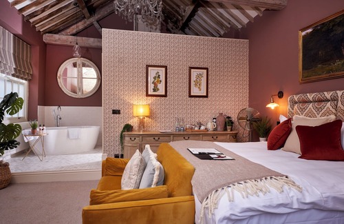 Winchcombe Hotel | The Lion Inn