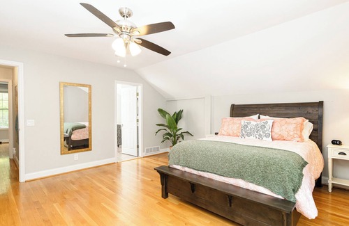 Roselawn Finance House | "The Lisette" spacious creekside carriage house