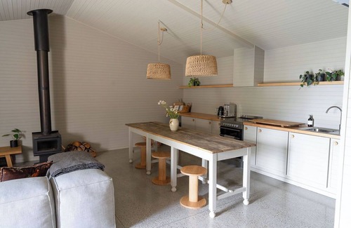 Main Ridge Cottage | The Little Black House a cosy 2 bedroom cottage in Main Ridge