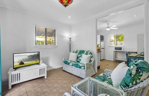 Marcoola Apartment | The Little Blue Shack - Quaint Granny Flat