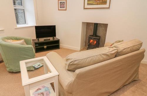 Hawes House | The Little Bower