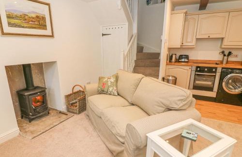 Hawes House | The Little Bower