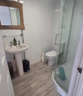 St Ives Ski Chalet | The Little Cabin