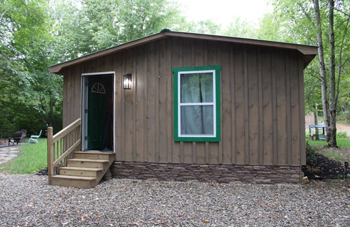 Silver Creek Cabin | The Little Cabin on Old Main Rd.