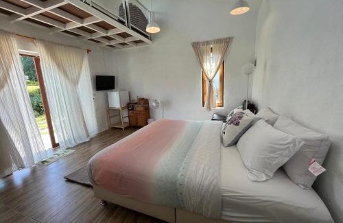 Hua Hin Bed & Breakfast | The Little Clay House (Huahin)