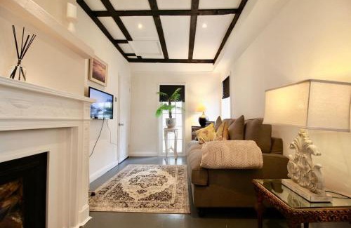 Seaford House | The Little Cottage By Air Premier