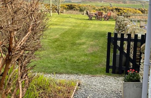 Holyhead Bed & Breakfast | The Little Garden Hideaway with Stunning Sea Views and Garden