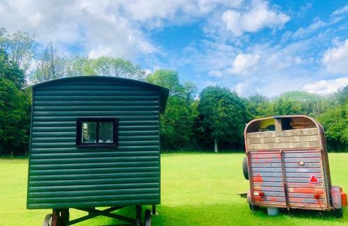 Horley Other | The Little Green Shepherds Hut