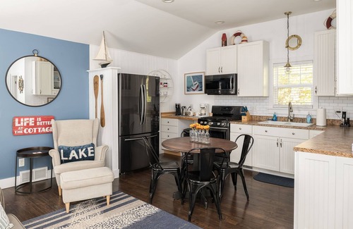 South Haven Cottage | The Little Haven: Charming 2 bedroom beach cottage in South Haven!