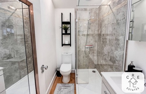Maidstone Apartment | The Little House | 25% Discount | Contractors