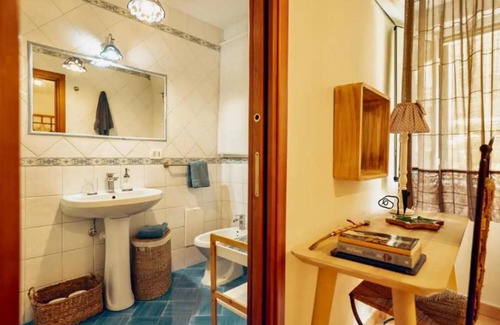 Chiaia House | The Little House in Napoli
