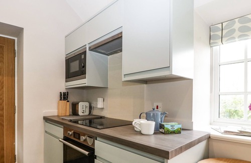 Shaftesbury Cottage | THE LITTLE HOUSE, with a garden in Shaftesbury