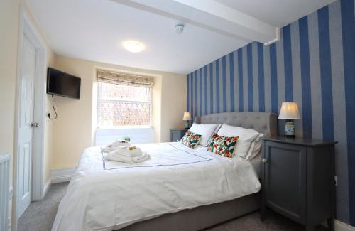 Wellingore Bed & Breakfast | The Little Lion Inn, Red Lion