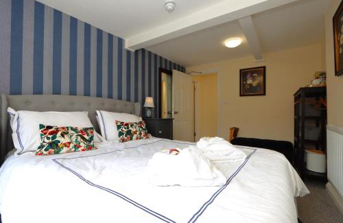 Wellingore Bed & Breakfast | The Little Lion Inn, Red Lion