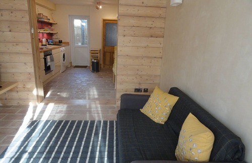 Bedminster Apartment | The Little Luckwell Apartment