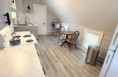 Honesdale Apartment | The Little Nest in Historic Honesdale, PA - 3.5 blocks from Hospital