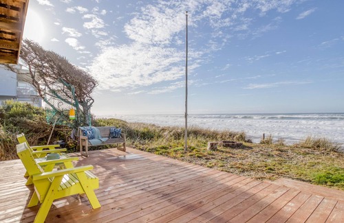 Rockaway Beach House | The Little Sand Castle