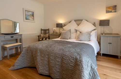 Abernyte Cottage | The Little Steading Abernyte - sleeps 4 guests in 1 bedroom