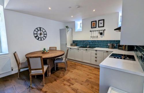 Llandenny Apartment | The Livery Cottage at Cefn Tilla Court, Usk