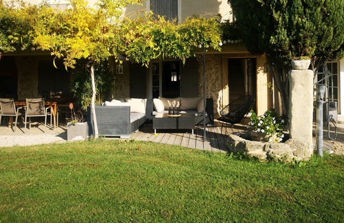 Violes Other | The lizard house -Mass of character in Provence, swimming pool, surrounded by vineyards