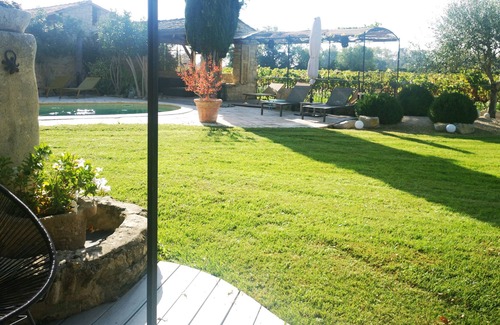 Violes Other | The lizard house -Mass of character in Provence, swimming pool, surrounded by vineyards