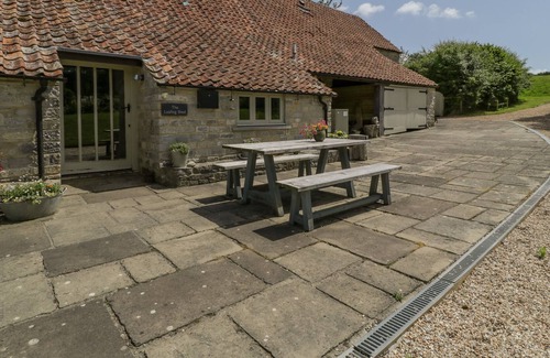 Langport Cottage | THE LOAFING SHED, family friendly, with open fire in Langport