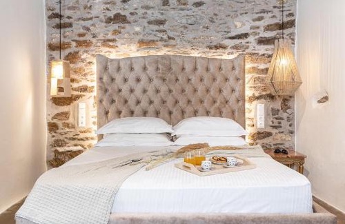 Naxos Apartment | The Locals