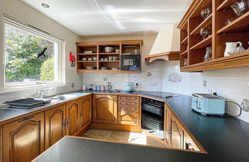 Lewiston Cottage | The location overlooking Loch Ness is truly outstanding.